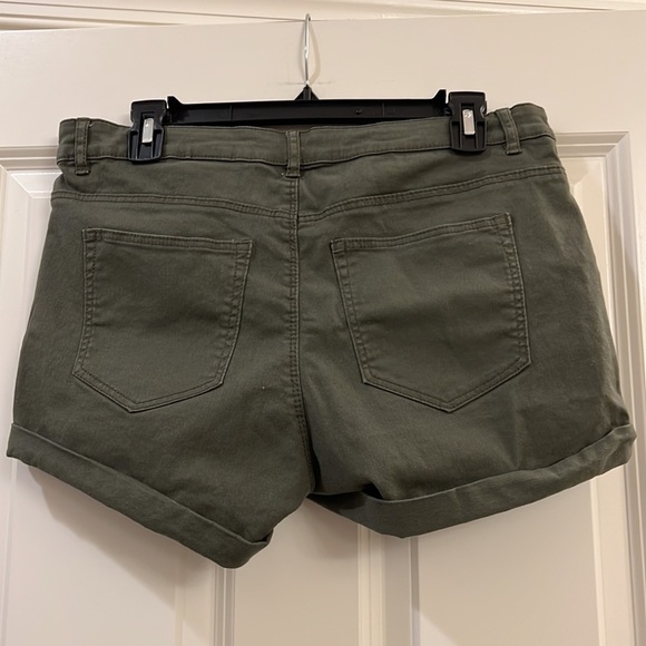 H&M ladies shorts - Picture 4 of 7